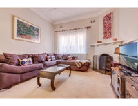 Comfy family home in chill beachside neighbourhood
