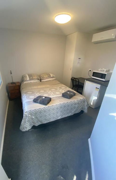 Commercial Hotel Curlewis - Broome Tourism 3