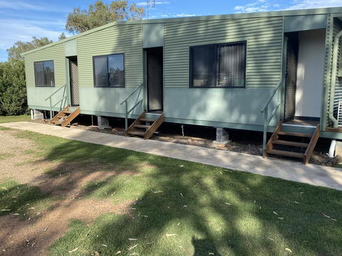 Commercial Hotel Curlewis - Broome Tourism 1