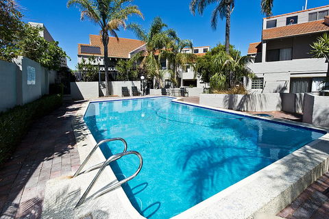 Como Mezzanine Retreat - Broome Tourism 3