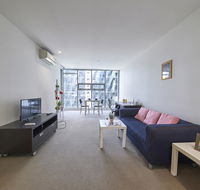 Convenient  Modern 1 Bed Apartment Docklands - Broome Tourism
