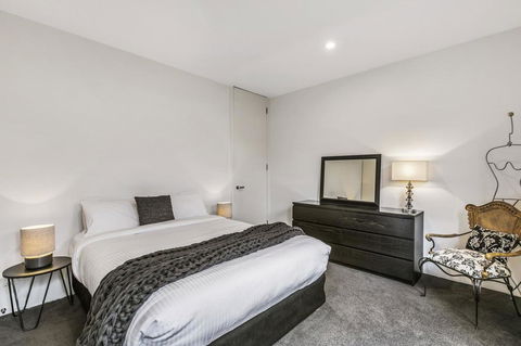 Convenient And Quiet In Sophisticated Malvern - Broome Tourism 3