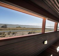 Coorong Aurora - breathtaking waterfront escape - Broome Tourism