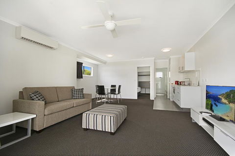 Cooroy Luxury Motel Apartments - Broome Tourism 0