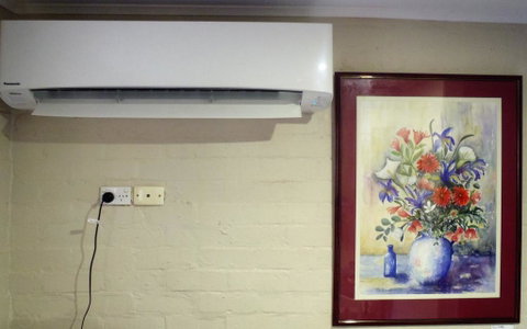 Cosy Apartment Accommodation In Hobart, New Town. - Broome Tourism 2