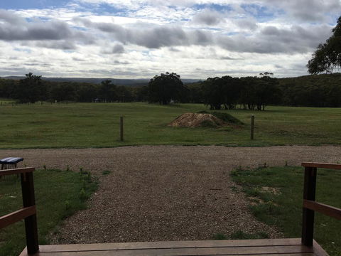 Country Cabin With Mountain Views Close To Ballarat - Broome Tourism 2