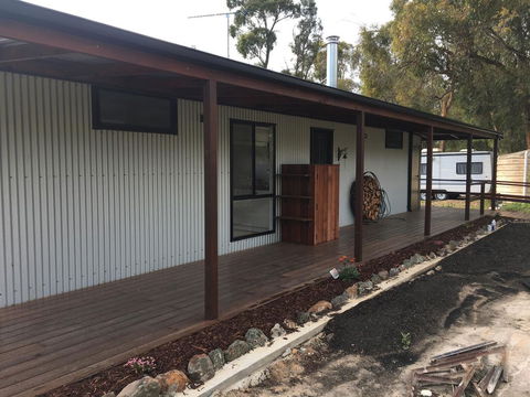 Country Cabin With Mountain Views Close To Ballarat - Broome Tourism 3