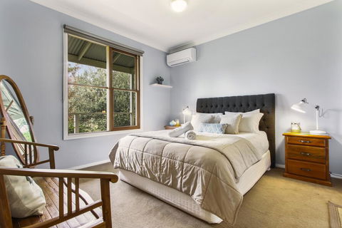 Country House Retreat - Broome Tourism 2