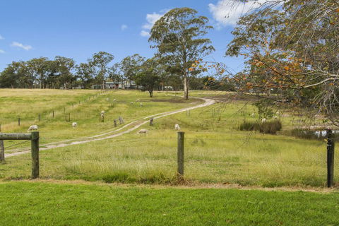 Country House Retreat - Broome Tourism 1