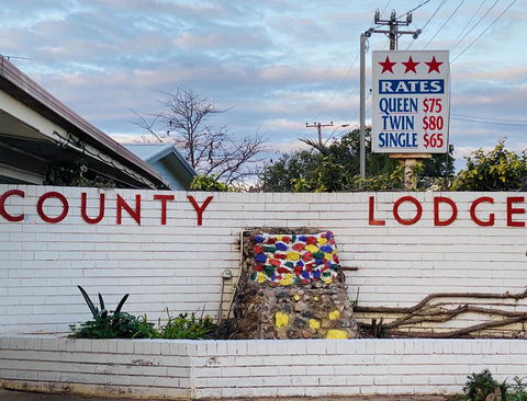 County Lodge Motor Inn - Broome Tourism 1