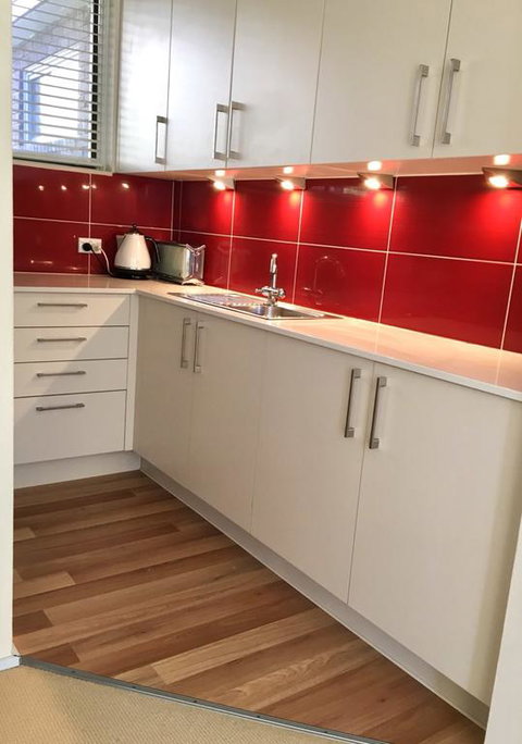 Cozy One Bedroom Apartment In Waverton - Broome Tourism 3