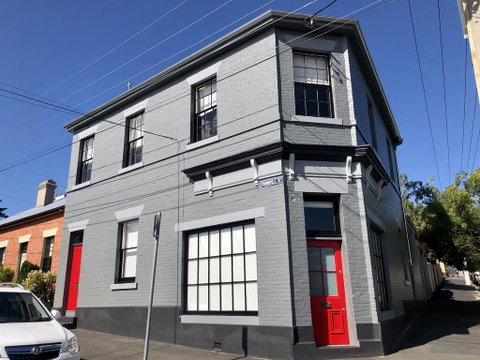 Cromwell Apartment - 3 Red Doors Battery Point - Broome Tourism 0