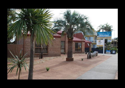 Cunningham Shore Motel - Broome Tourism 2