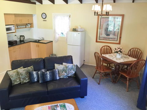 Curtis Cottage - Broome Tourism 3