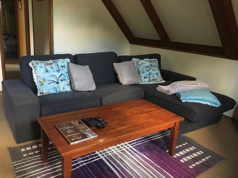 Dancing Waters Cottage - Broome Tourism 1