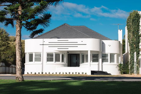 Deco Beach Luxury Apartments - Broome Tourism 0