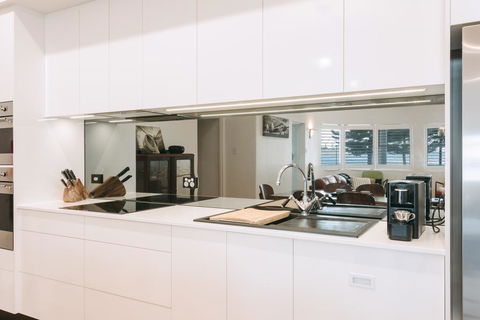 Deco Beach Luxury Apartments - Broome Tourism 2