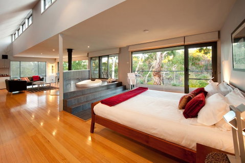 Dee Jays Studio - Broome Tourism 2