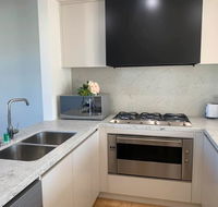 Delicate and Peaceful Bundoora Townhouse 10 - Broome Tourism