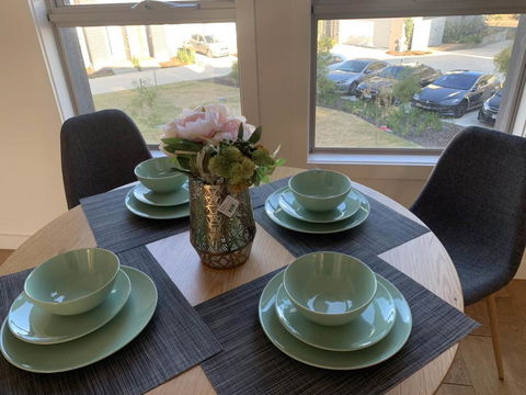 Delicate And Peaceful Bundoora Townhouse 13-R3 - Broome Tourism 1