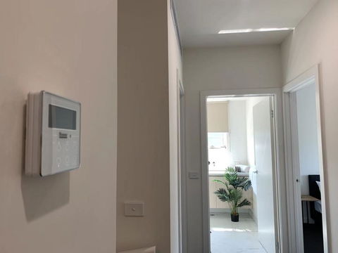 Delicate And Peaceful Bundoora Townhouse 20-R1 - Broome Tourism 0