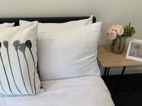Delicate And Peaceful Bundoora Townhouse 20-R1 - Broome Tourism 1