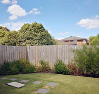Delicate and Peaceful Bundoora Townhouse 20-R2 - Broome Tourism