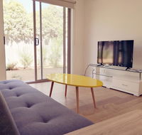 Delicate and Peaceful Bundoora Townhouse 20-R4 - Broome Tourism