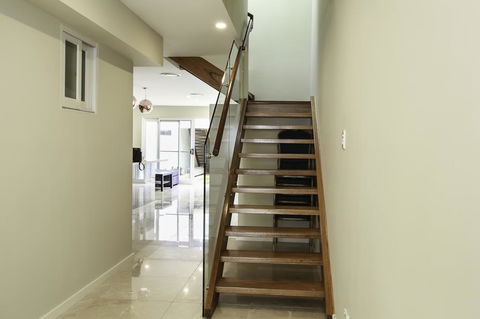 Design Sydney Home - Broome Tourism 2