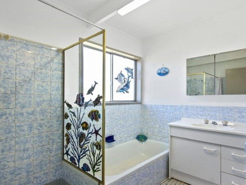 Dolphin Breeze - Fully Fenced And Pet Friendly - Broome Tourism 1
