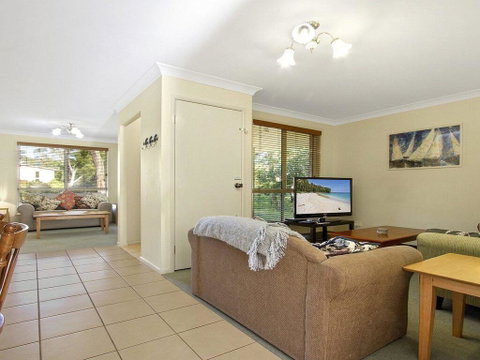 Dolphin Cottage - In The Heart Of Callala Beach - Broome Tourism 1