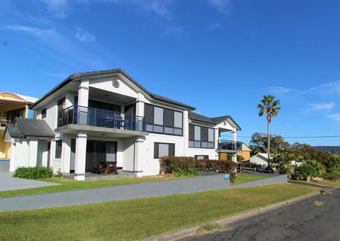 Dolphin Court 2, 1 Gowing Street - Broome Tourism 1