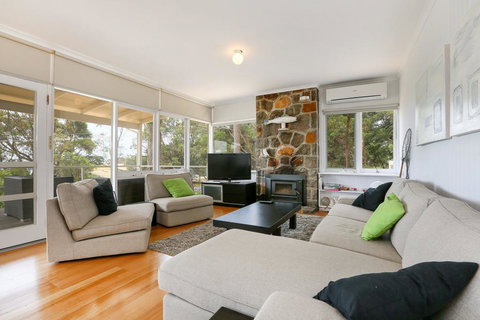 DROMANA BEACH SHACK... - Broome Tourism 3