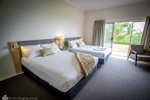 Eagle Heights Mountain Resort - Broome Tourism 3