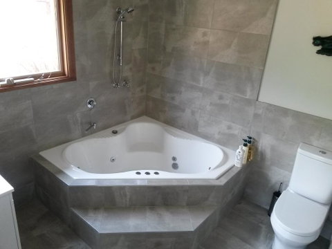 Eagle's Roost Farmstay B&B - Broome Tourism 2
