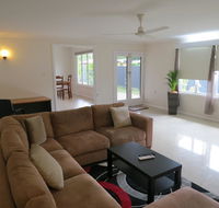 Edge Hill Clean  Green Cairns 7 Minutes from the Airport 7 Minutes to Cairns CBD  Reef Fleet Terminal - Broome Tourism