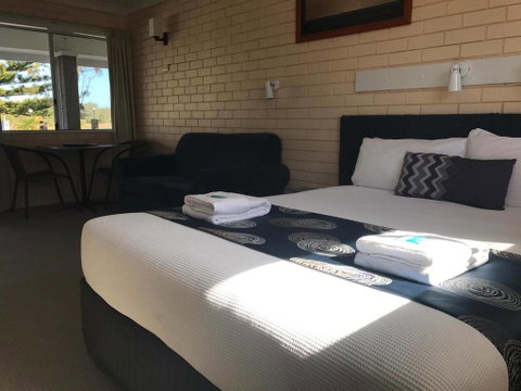 Edgewater Motel - Broome Tourism 1