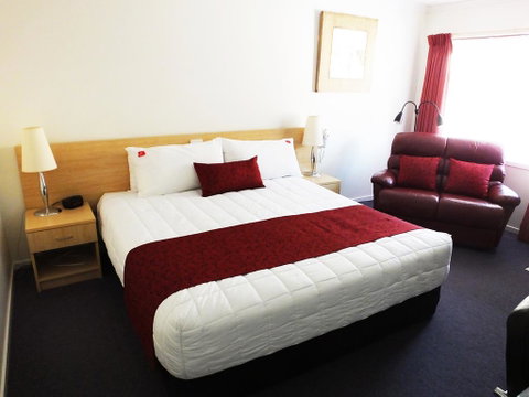 Edinburgh Motor Inn - Broome Tourism 1