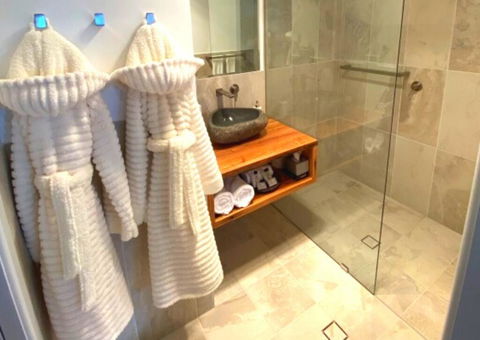 Eiger Chalet - Broome Tourism 3