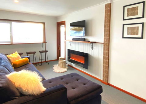 Eiger Chalet - Broome Tourism 1