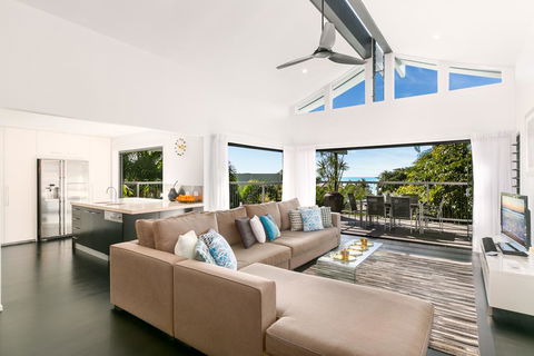 Elevated Beachside Sanctuary - Broome Tourism 0