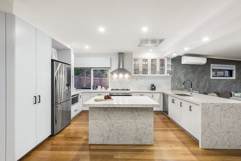 Ellerina Sea Vista Luxury Family Retreat With Sauna, Pool, Amazing Water Views, Walk To Beach - Broome Tourism 2