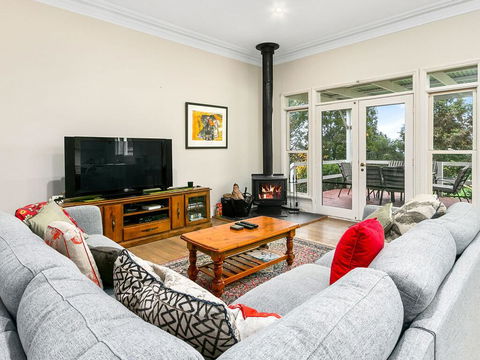 Elm Cottage - Broome Tourism 3