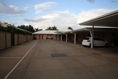 Emerald Central Palms Motel - Broome Tourism 1