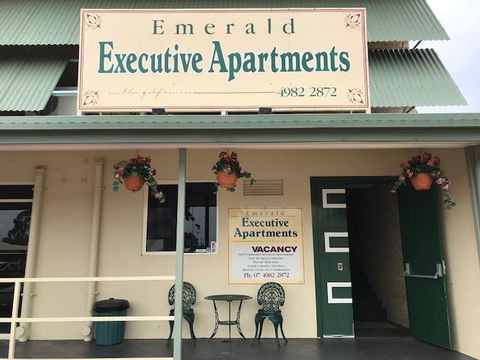 Emerald Executive Apartments - Broome Tourism 2