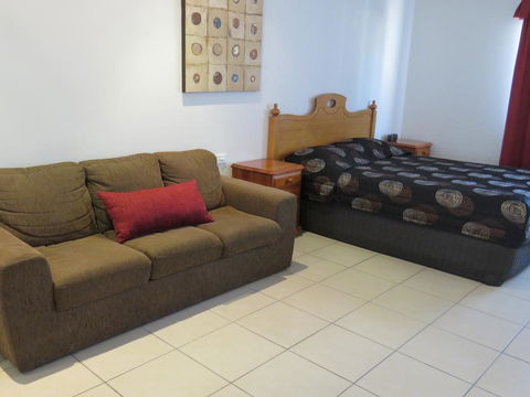 Emerald Gardens Motel & Apartments - Broome Tourism 1