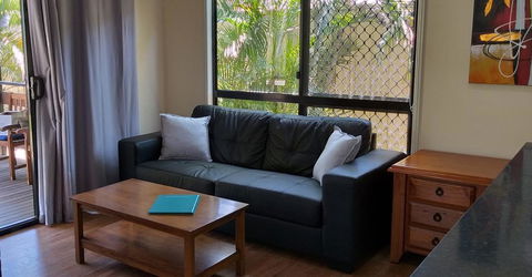 Emerald Motel Apartments - Broome Tourism 1