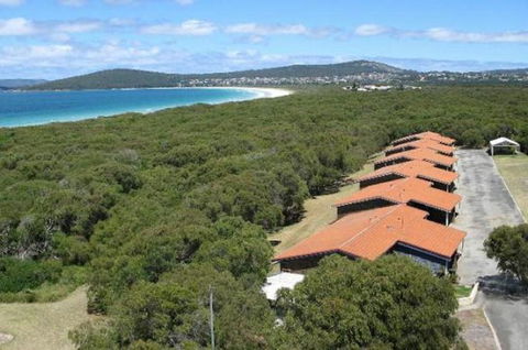 Emu Beach Chalets - Broome Tourism 0