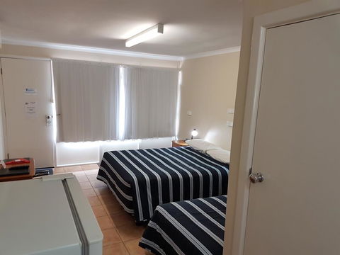 Emu Point Motel - Broome Tourism 3