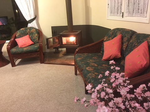English Gardens - Garden Cottage - Broome Tourism 3